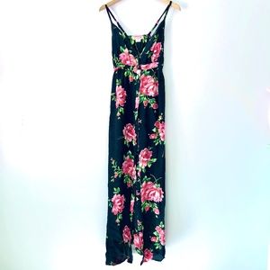 ** Band of gypsies Low Cut Floral Maxi Dress